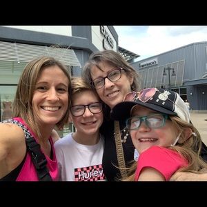 Meet your Posher, Debbie